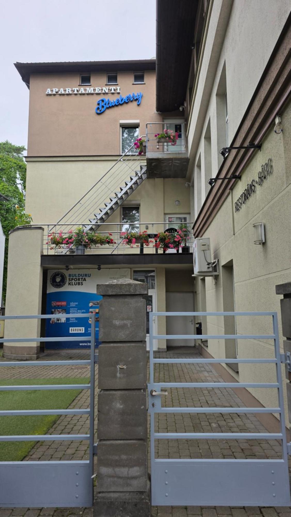 Apartment Vienibas Prospekts 6
