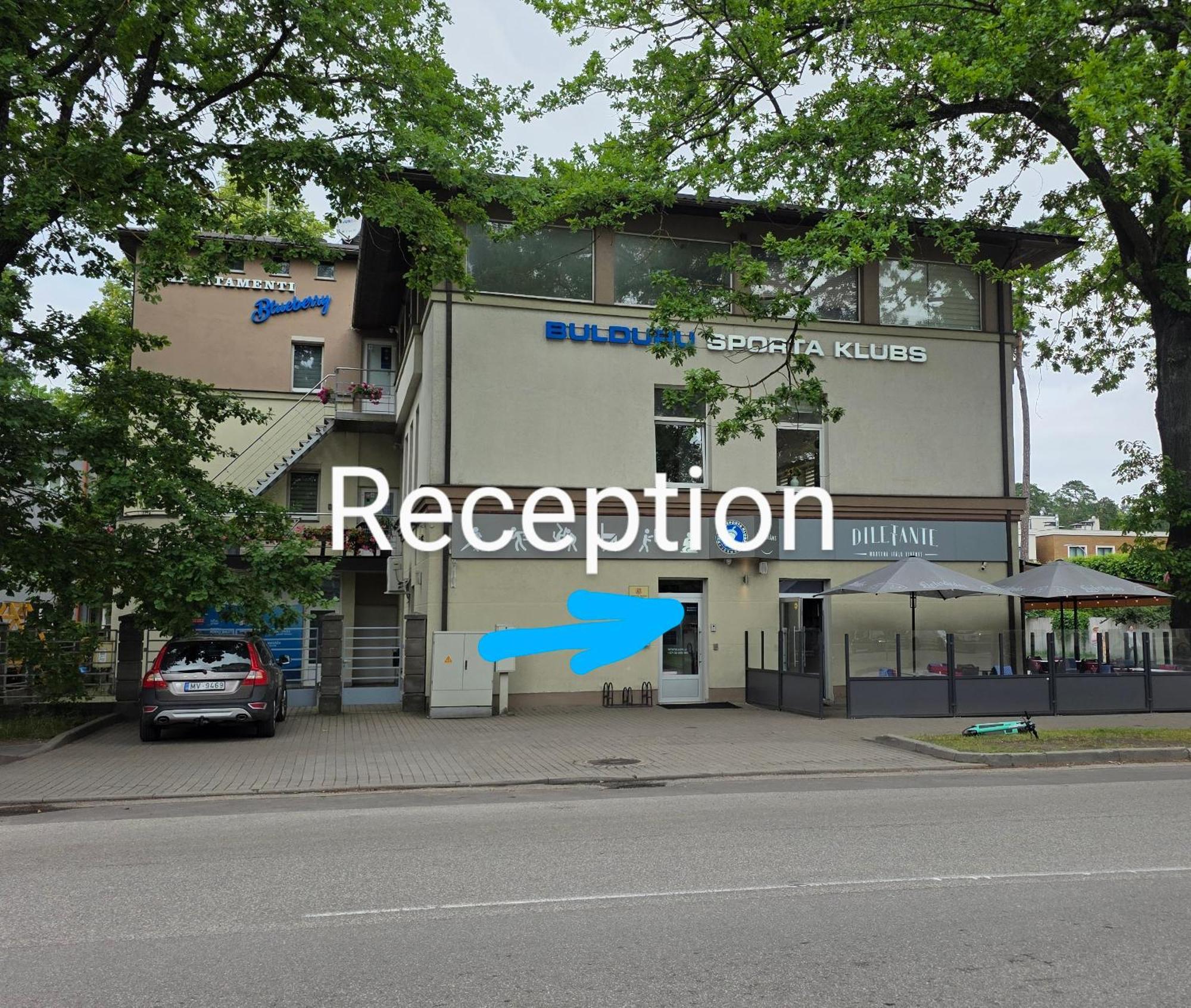 Apartment Vienibas Prospekts 6 *