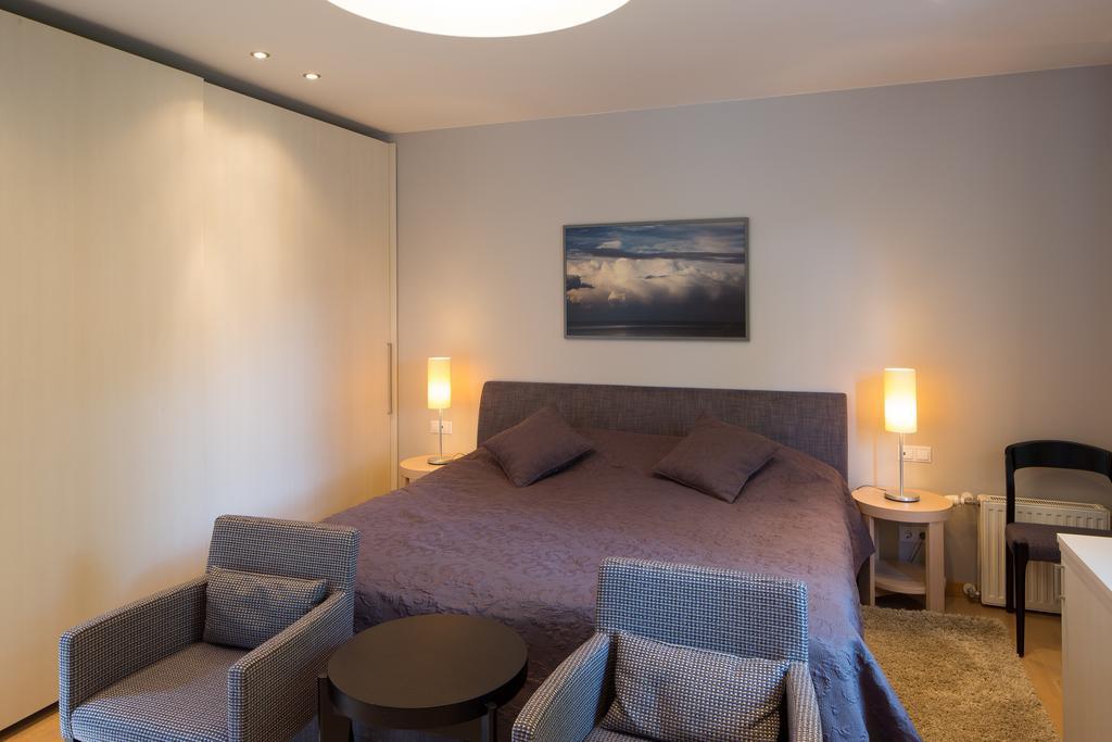 Apartment Vienibas Prospekts 6 *